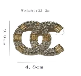Vintage Designer Brand Podwójna broszka dla kobiet Pearl Rhinestone Crystal Broochs Suit Fondon Pin Fashion Scalf Sweter Weddin1656935