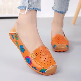 Buty swobodne Telotuny Damskie Sneakers Kobiety Wygodny płytki na skórzanych pustych mokasynach z wydrukowanymi mokasykami Single Plus Size