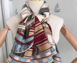 2020 Neuankömmlinge Herbst Winter Klassiker Ketten Design 140140 cm Tierschal 65 Kaschmir 35 Seidenschal Wrap für Frauen Lady Girl1139488