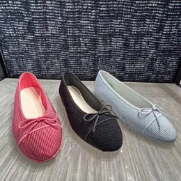 Nyaste kvalitet balettlägenheter kohude läder båge vår och höst balett dansskor lyxdesigners klassiska klänning kvinnor skor loafers casual skor fabrikskor