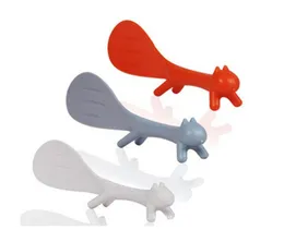 TODO PROMOTIVO ÚNICO Único Adorável Animal Creative Spoon Squerrel Shape pode suportar mesa antiaderente de arroz plástico DH00447135758