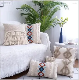 Poduszka Maroko ręcznie robiona geometryczna haft haftowy beżowy frędzl