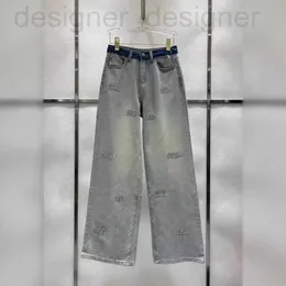 Kvinnors jeans designermärke som bär jeans för kvinnor i M -familjen våren/sommaren 2024, ny vintage tung industri mångsidig breda benbyxor 1zi3