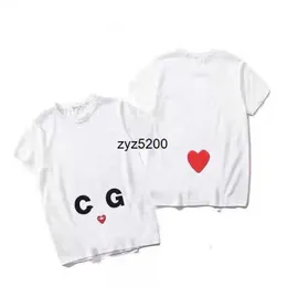 Zagraj projektanci Męki T-shirty Dzieci Haftowane Oczy miłosne Pure Cotton White Red Heart Krótkie rękawki Tshirts Chłopcy i dziewczęta luźne swobodne koszulki 80-150e3