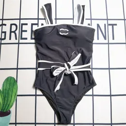 Bikini Designer Nuovi costumi da bagno Ladies Summer Swimsuit Swimsuit Triangle Spalla set di abbigliamento da spiaggia sexy Set da bagno Fashion Set a due pezzi