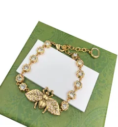 Damen Mode Crystal Bracelets Valentiner Geschenk Gold Armband Designer Hollow Letter Bankle Vintage Style Schmuck für Frauen 9203078