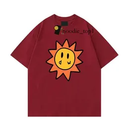 Top T Shirt امرأة الرجال Drawdrew Designer T Shirt Smiley Sun Play Cards Tee Tirt Graphic Tee Drawdrew Summer Closee Short Disure Disuals 7280