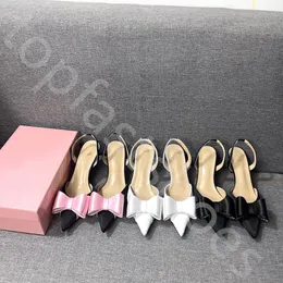 Bow Knot Sandaler Fashion Satin tofflor Stiletto häl Kvinnor Höga klackar lyxdesigner Sandaler Elegant Casual Shoes Decoration Party Wedding Shoes