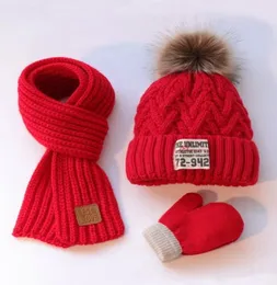 Threepiece Boy039S and Girl039S Scarf Hat Gloves مجموعة شتاء دافئ مجموعة جديدة ألوان صلبة لطيف Pompom قبعة قبعة دافئة KN96888555