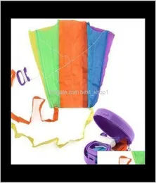 Nyhetsartiklar Portable Folding Pocket Flying Kite Kid Toy Storage Case Outdoor Sport Children Present Multicolor Enkel små drakar T3445655