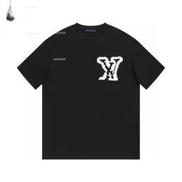 2024 Tees Mens Designers camiseta Man Tshirts Capuz de camisetas com letras Imprima blusas de mangas curtas Camisas de verão Men Loose Tees