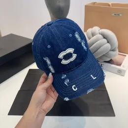 Designer Cap kvinnor män broderade luxe monterade hattar baseball kepsar kvinnlig sommar avslappnad hundra ta skydd sol hatt retro klassisk cchat