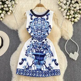 Summer Fashion Sleeveless Red Blue And White Porcelain Dress For Women Runway O-Neck Flower Print Holiday Tank Mini Vestidos 240423