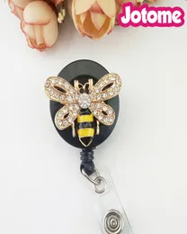 10 PCSLOT Hela nyckelringar Anpassade Rhinestone Honey Bee Animal Dractable Nurse Badge Reel Holder8087499