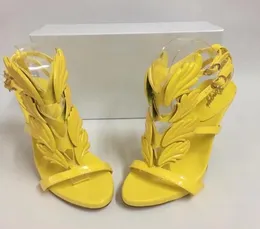 Designer de luxo Golden Metal Wings Dress Strappy Dress Sandal Yellow Pink Gladiator Sapatos High Sapatos Mulheres Sandals de asas metálicas2480513