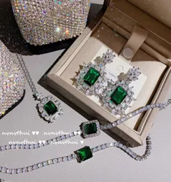Genialne zielone kolczyki z cyrkonem Bransoletka Lumowalna pełna diamentowa kolczyka Kryształowe bransoletki Kobiety biżuteria ślubna