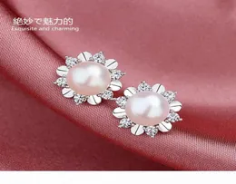 Designerörhängen Designer Charms Pearl Earrings Lämpliga för social samling Party Charm Ear Jewelry 925 Silver Ohrringe Weddin7962127