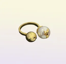 Klasyczny projektant Złoty Pierścienie Moda Letter Pearl Band Bague for Women Lady Party Wedding Miłośnicy prezentowe 2670358
