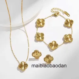 Дизайнер оригинал 1to1 Vancllf Luxury Jewelry 2024 Fashion Four Leaf Flower Set Новое колье вакуумное золото.