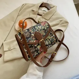 Omuz çantaları 2024 küçük çiçek pu deri kova kadınlar için basit trend crossbody el çantaları trend çapraz gövde çantası