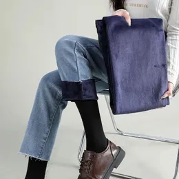 Kvinnors jeans 2024 Vinter förtjockande kvinnor Hög midja Slim Fleece Denim Pencil Pants Y2k Warm Velvet Jean Trousers Female Bootcut 901