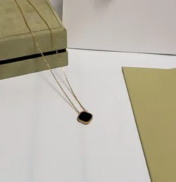 高級クラシック4Four Leaf Clover Pendant Necklaces Designer Chain 18K Gold Shell for Girl Wedding Mother039 Day Jewelry Women 1268691
