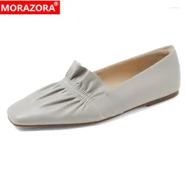 أحذية غير رسمية Morazora 2024 نساء من الجلود الأصليات شقق في الربيع في الصيف المتسكعون أزياء ألوان صلبة قارب مسطح