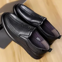 Casual Shoes Mens Leather Spring Top Layer Cowhide Men's fötter äkta mjuk singel för män Zapatos de Hombre