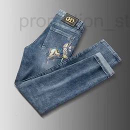 Jeans da uomo firmati Primavera ed Estate Nuovi piedi piccoli Slim Fit Cotone Marchio di moda Coreano Gioventù Stampato in 3D Pantaloni da carro trainati da cavalli 2VQR