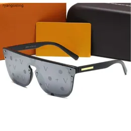 Blomslins solglasögon med brevdesigner Brand Sun Glasses Women Män unisex resande solglasögon svart grå strand adumbral 10a 5a