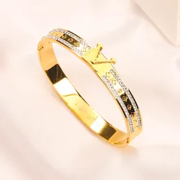 Luxury Silver Gold Plated Bangle Armband Luxury Brand Letter Bangles For Women Men rostfritt stål vardagliga tillbehör parti bröllop designer smycken gåvor