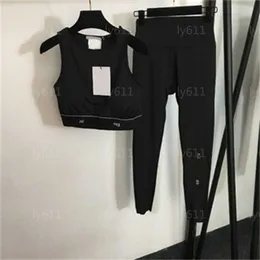 Tasarımcı Trailsuit Kadınlar İki Parça Set Kadın Giysileri Moda Yelek Elastik Sıkı Taytlar Spor Fitness Yoga Giyim Moda 2 Parça Set Kadın Teroziti