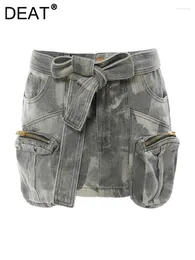 Skirts DEAT Fashion Three-dimensional Zipper Pocket Skirt Camouflage Low Waist Mini Denim With Belt Summer 2024 17A3602H