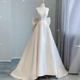 Satin Vintage Gelinlik 2024 Seksi V Boyun Arap Saten Kilisesi Bahçesi Gelin Resepsiyon Elbiseleri Robe de Mariee ile Büyük Yay Trompet Tarzı Çar Elbise Mütevazı Gelin Elbise