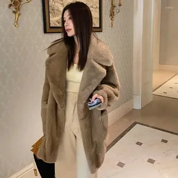 Kvinnors päls 2024 Autumn Winter förtjockad varm fashionabla kappa för kvinnor stort lapel temperament konstgjord mink