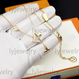 Kadın Kolye Kolye Tasarımcısı Takı Mens Zinciri Kapalı Gümüş Altın Suçlama Kolyeleri Moda Zarif Çiçek Harfleri ZL121