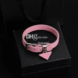 Pulseiras de couro rosa triângulo mental pulseiras elegantes banhadas a letras com carimbo acessórios de joias