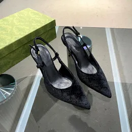 Sandali firmati tacchi alti scarpe a punta classici superficie in velluto di cigno 8,5 cm tacco sottile poco profondo nero opaco in vera pelle pompe da donna di marca