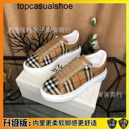 Burberyitys Spring 2022 Four and Seasons Autumn Couples Forest Classic Art Versatile Instagram Wear resistant and High Weight Star Shoes