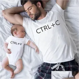 家族を一致させる衣服ctrladdcとctrladdv父の息子Tシャツはお父さんのTシャツベビーボディスーツドロップデリバリーキッズマタニティdhyzk