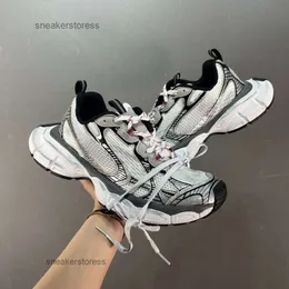 أحذية BLCG في الهواء الطلق 2024 Sneakers Balencaga Thriple S Triple S 3xl أحذية عالية Track3XL Edition Paris Men's Generation Women's Wody Eleved Bigs Bigs