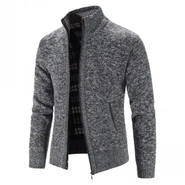 Spring Autumn Sticke tröja män Fashion Slim Fit Cardigan kausal tröjor Rockar Solid Single Breasted Men 240130