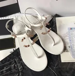 Coco New Flats Sandal Chanells Sandals 여성 신발 채널 여름 해변 클립 발가락 슬라이드 고급 브랜드 디자이너 플리프 플롭 퀼트 체인 샌들 로우 힐 로고 TN