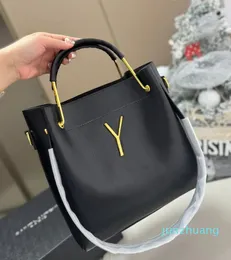 Designer -Handbag Bucket bag with gold label suitable for leisure travel business high quality handbag