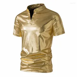 Männer T-shirts Männer Gold Shiny Henry Neck Shirt Mode Kurzarm Beschichtet Metallic Nachtclub Disco Party T-shirt Hip Hop homme Kostüm 2024