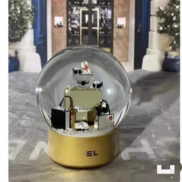 2024 Edition C Classics Red Christmas Snow Globe med parfymflaska inuti Crystal Ball för speciell födelsedagsnyhet VIP Gift Popular Sell Like Hot Cakes