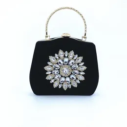 Abendtaschen Retro Schwarz Rot Samt Metall Griff Handtaschen Mode Luxus Kristall Diamant Blume Kupplungen Dinner-Party Tasche Für Frauen