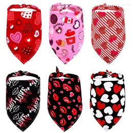 Abbigliamento per cani Bandane di San Valentino per sciarpa triangolare spessa Asciugamano per saliva per animali domestici di moda Forniture per cani di piccola taglia