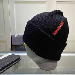 Beanie Kafatası Kapakları Tasarımcı Örme Şapka Beanie Cap Dome Kafatası Kapakları Katı Mektup Kış Şapkaları Erkek Kadın 5 Renk Yüksek Kalite323B