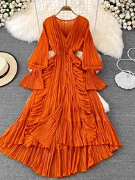 Casual Dresses Autumn Women Ruffle Pleated Long Dress Beach Draped Vestidos Female Sexig V-Neck Flare Hylsa Hög midja Semester Maxi Robe